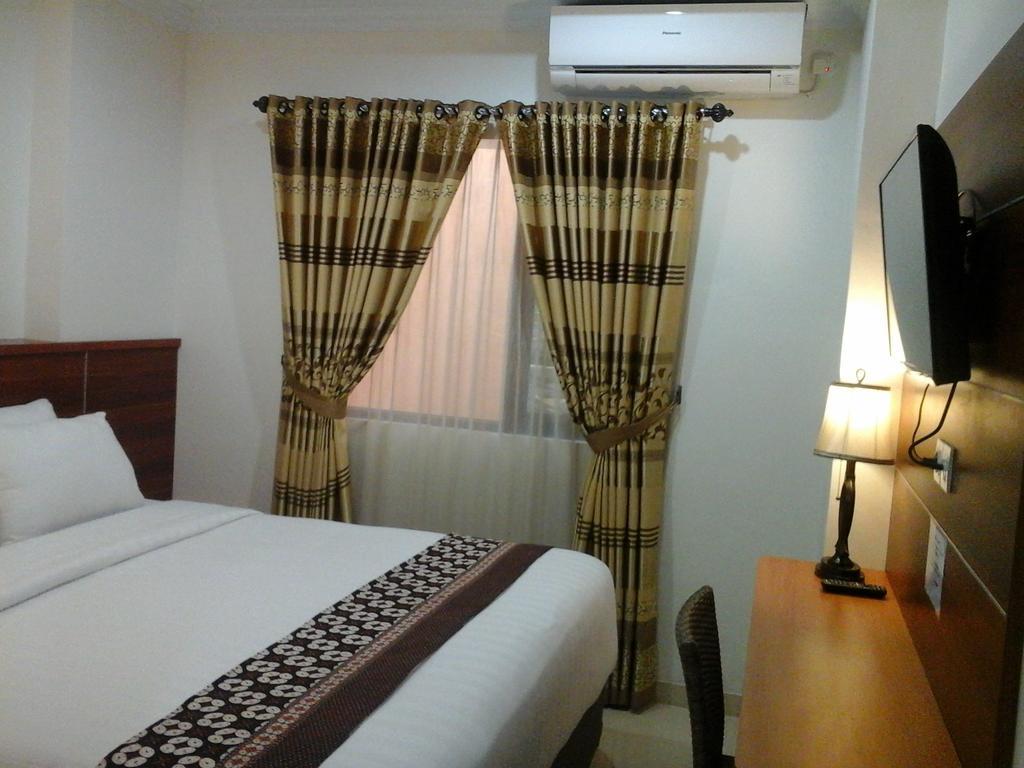 Maranatha Grand Hotel Yogyakarta Szoba fotó