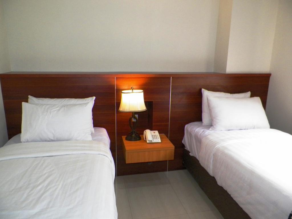 Maranatha Grand Hotel Yogyakarta Szoba fotó