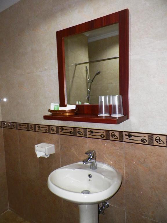 Maranatha Grand Hotel Yogyakarta Szoba fotó