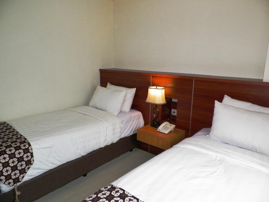 Maranatha Grand Hotel Yogyakarta Szoba fotó