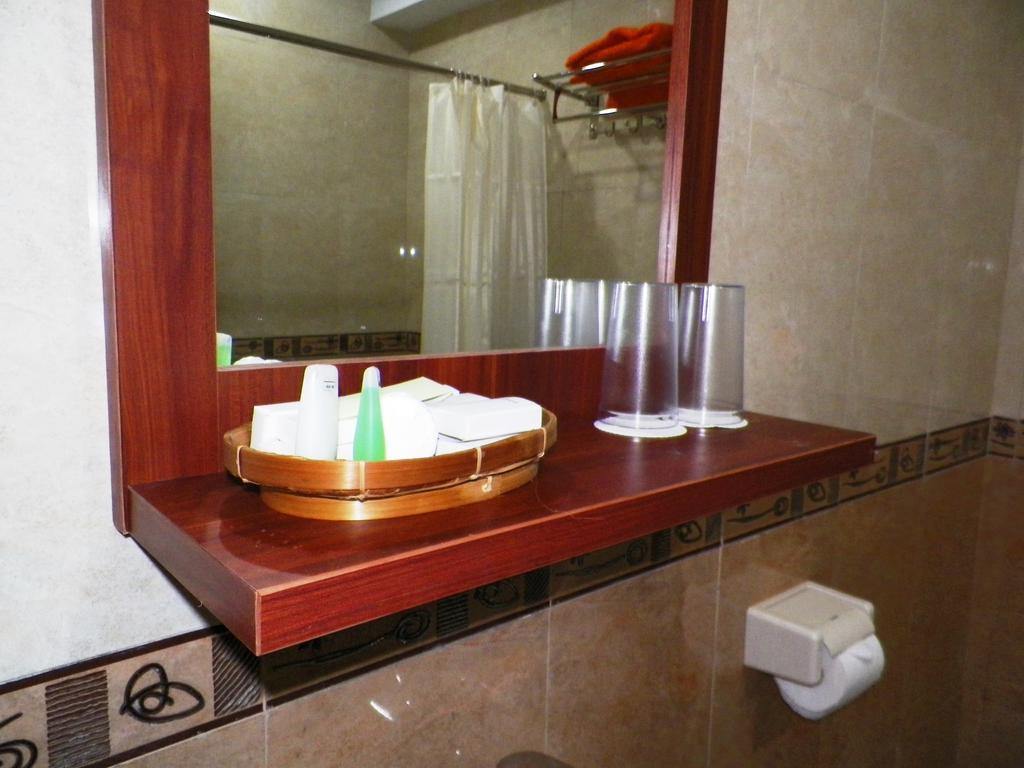Maranatha Grand Hotel Yogyakarta Szoba fotó