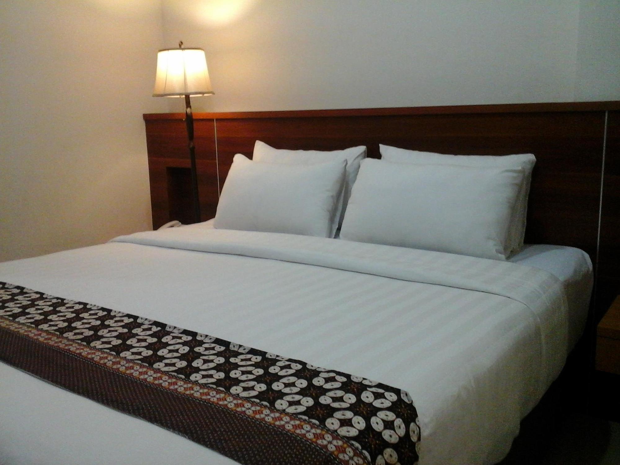 Maranatha Grand Hotel Yogyakarta Kültér fotó