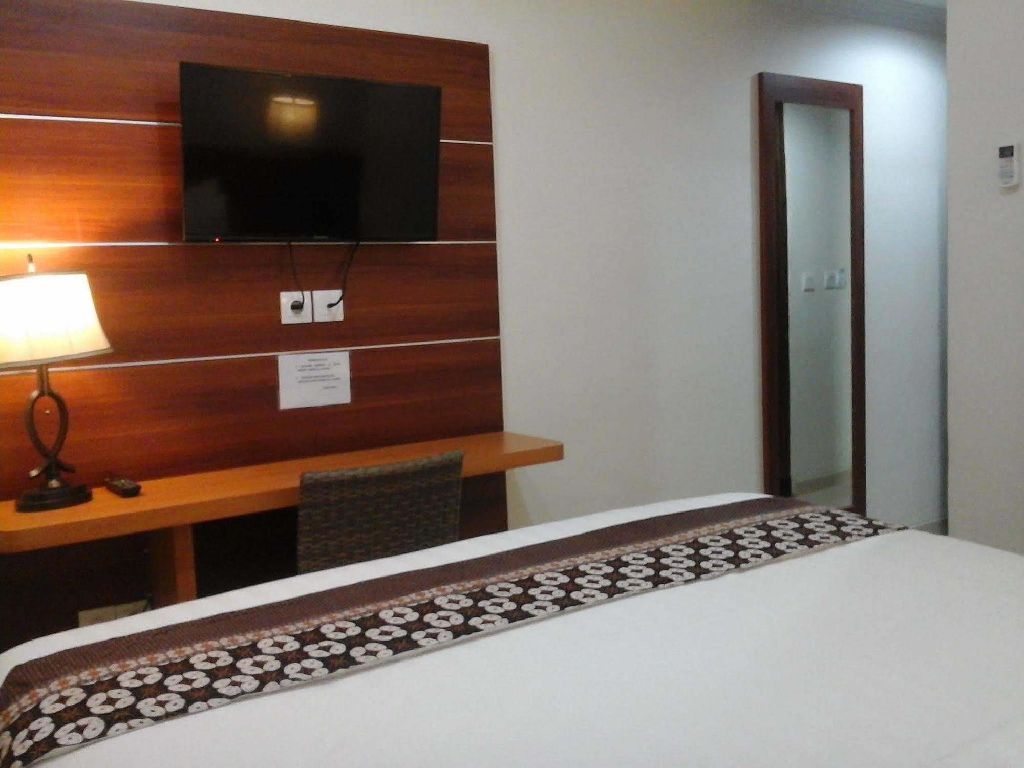 Maranatha Grand Hotel Yogyakarta Kültér fotó